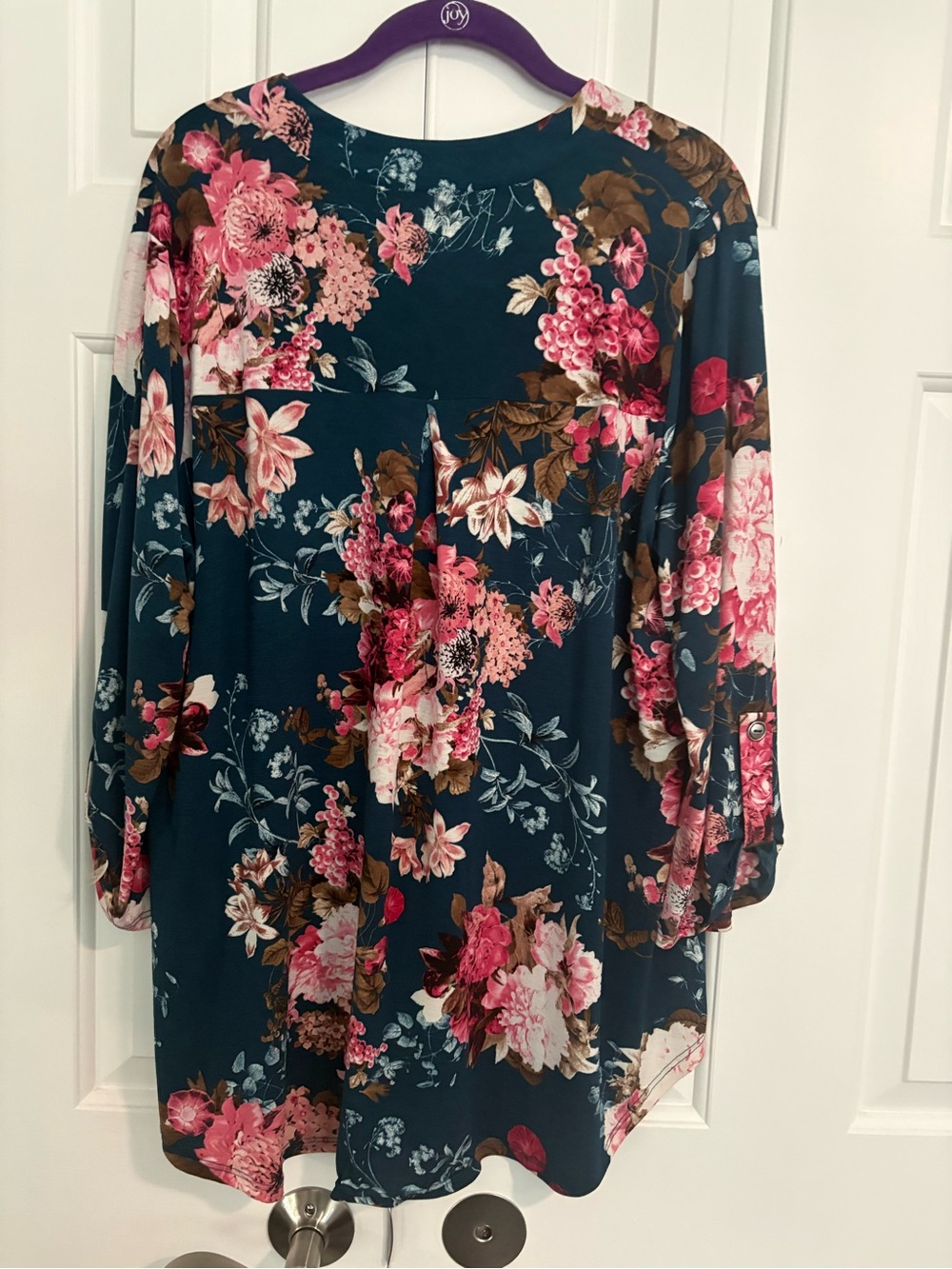 Dear Scarlett Lush Floral V-Neck Women’s Top - Teal with Pink Floral Sz L - Picture 2 of 8